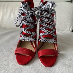 NEW GX by GWEN STEFANI Eiko” Booties in Red